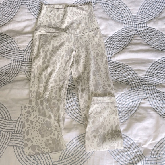 Lululemon Align Leggings white with a grey cheetah print. Size 2 - Picture 1 of 2